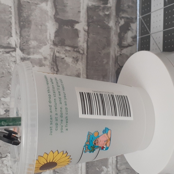 Bad Bunny 16 oz Starbucks cold cup w/ SB green straw & BB crocs charm. - Picture 6 of 7